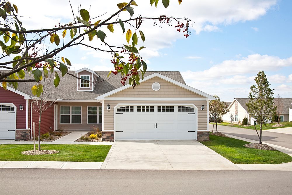 redwood rental apartments with attached garages