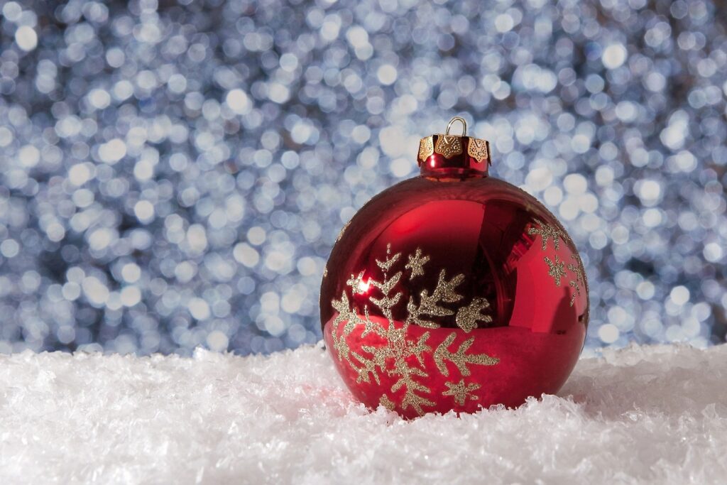 questions to ask your leasing agent about the rules for holiday outdoor decorations